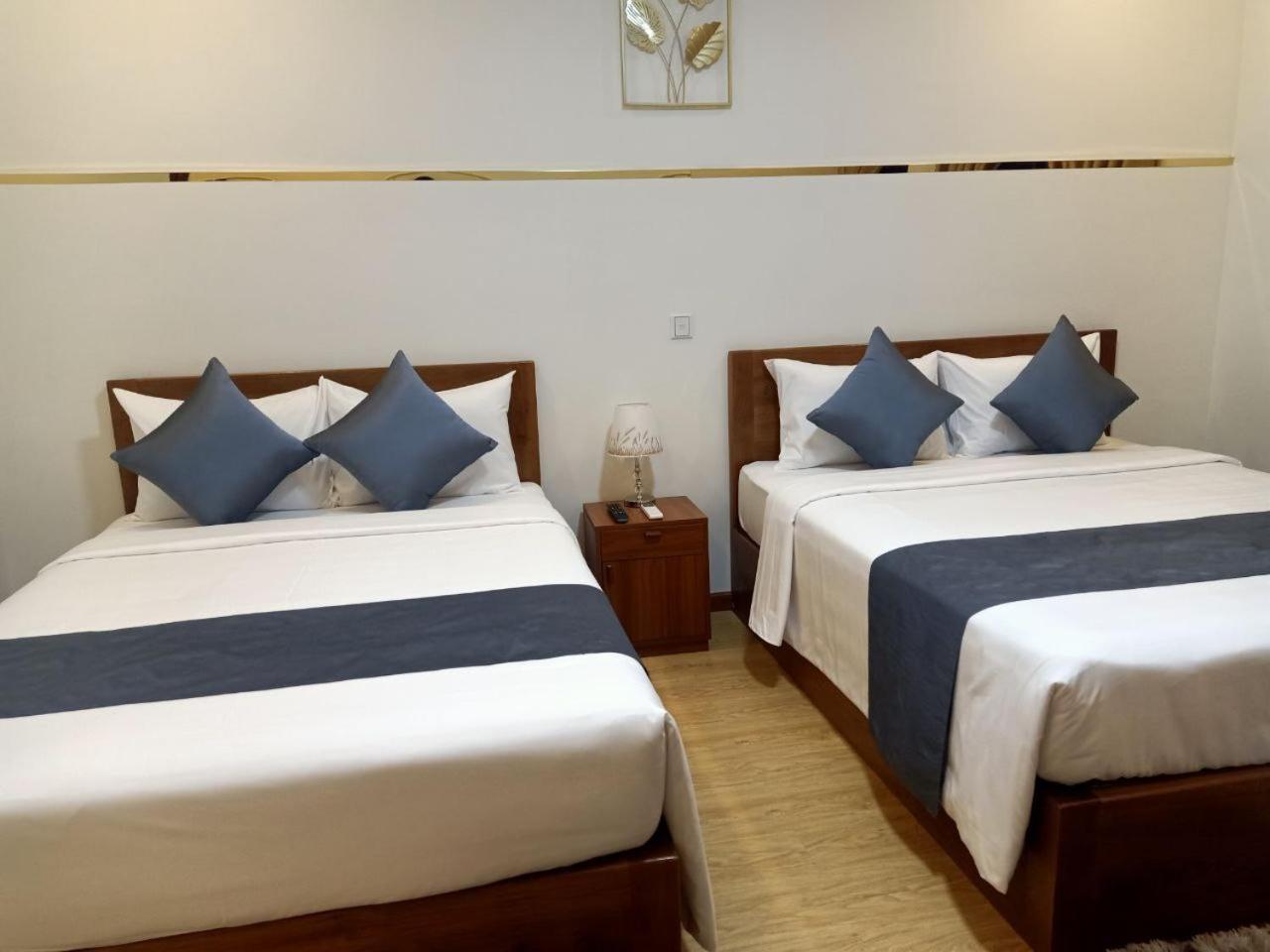 Twin Room with Balcony - Photo 2