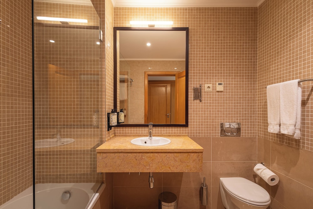 Standard Apartment, 3 Bedrooms - Photo 10