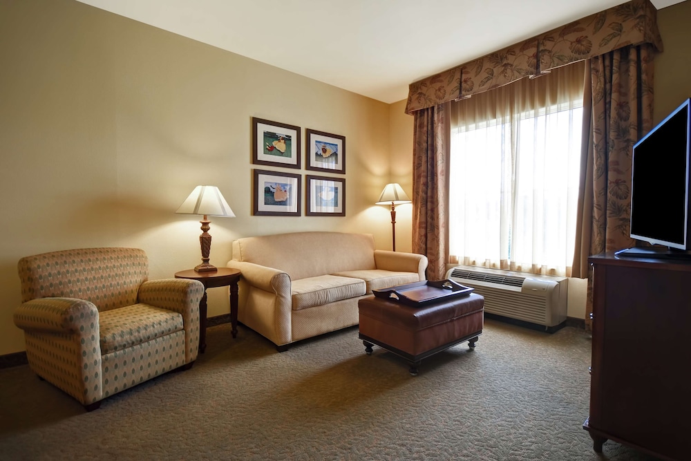 Suite, 2 Bedrooms, Non Smoking - Photo 2