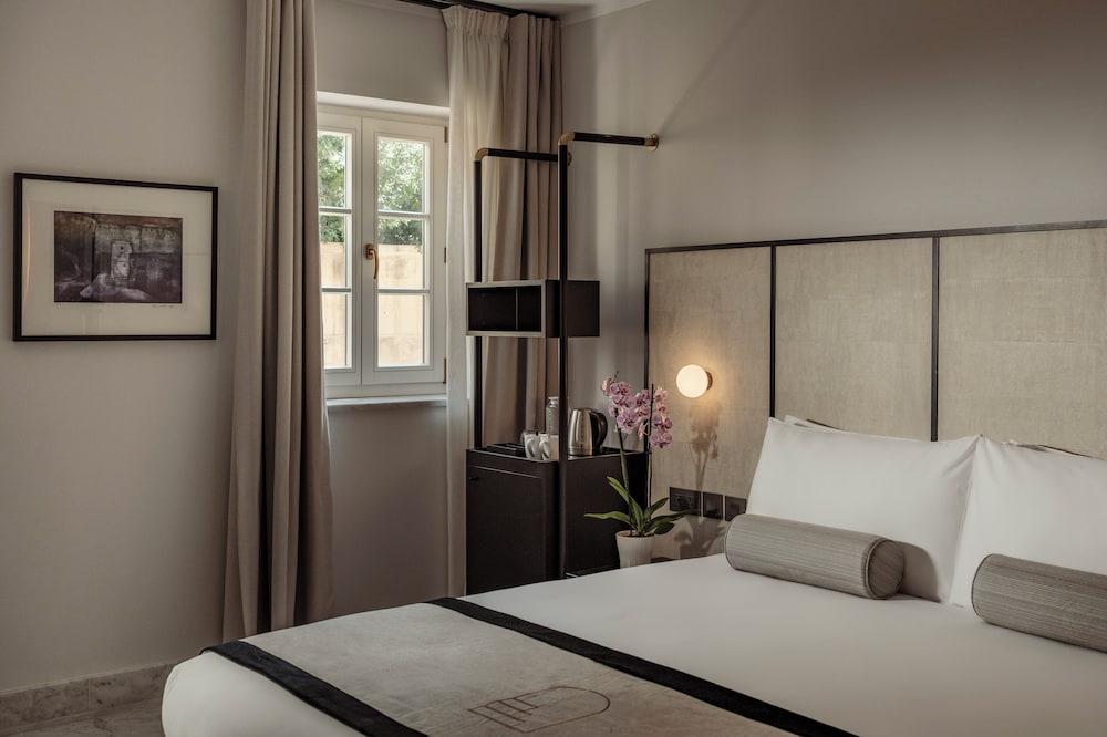 Classic Double or Twin Room, City View photo 3