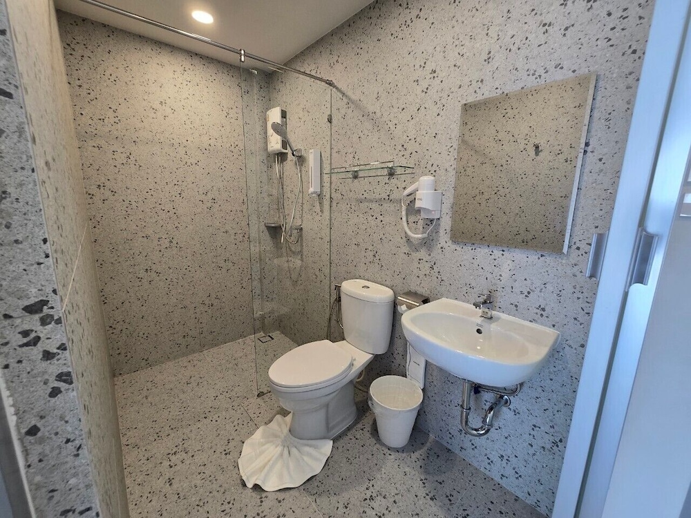 Standard Twin Room, Non Smoking - Photo 2