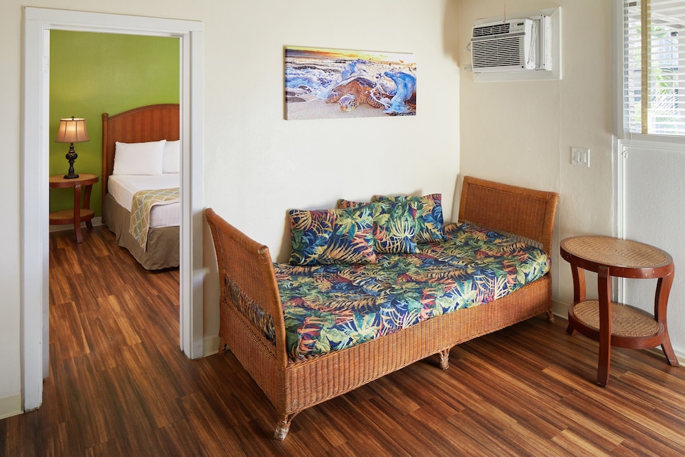 Suite (Diamond Head) - Photo 2