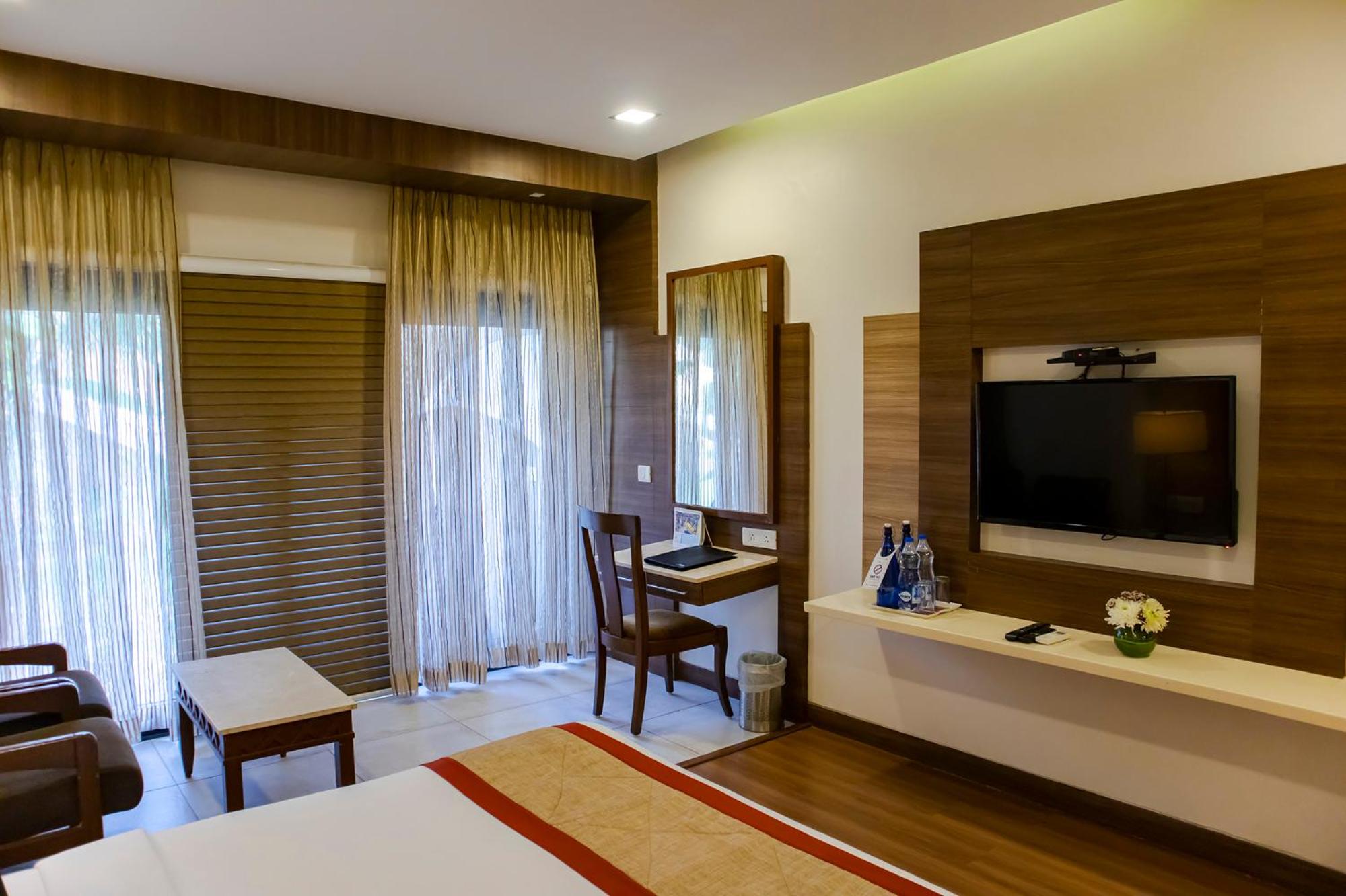 Honeymoon Suite with Open Sky Shower - Photo 4