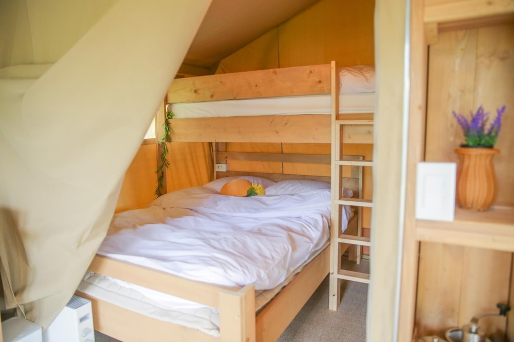 Basic Room, 1 Bedroom (Dokchae camellia glamping couple)
