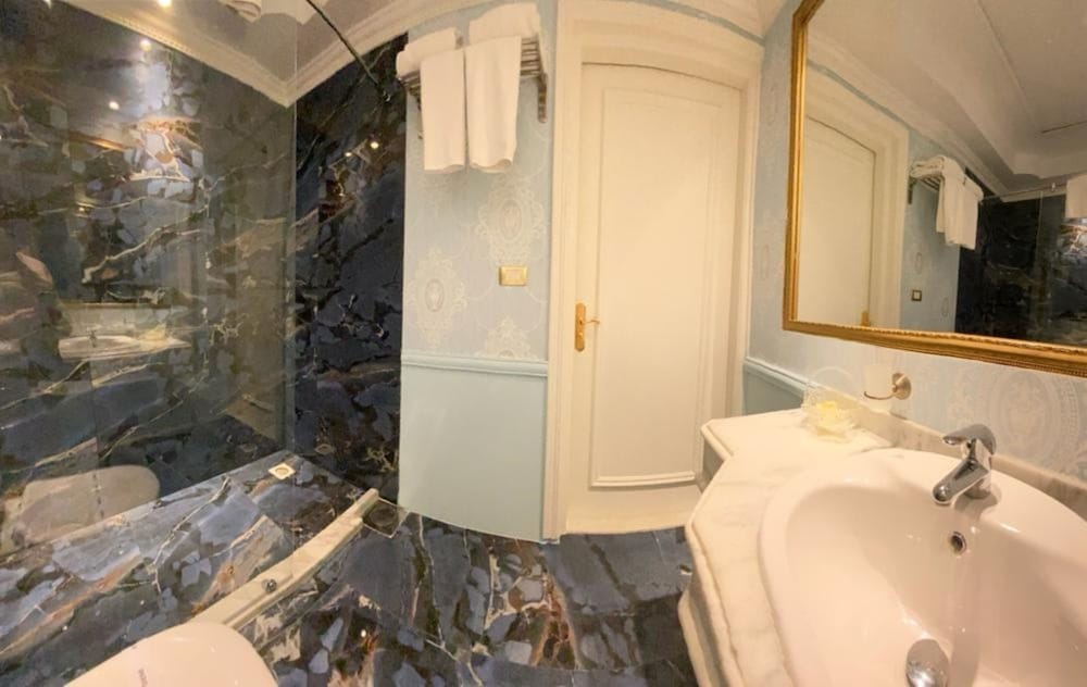 Golden Superior Room Direct Sea View - Photo 6