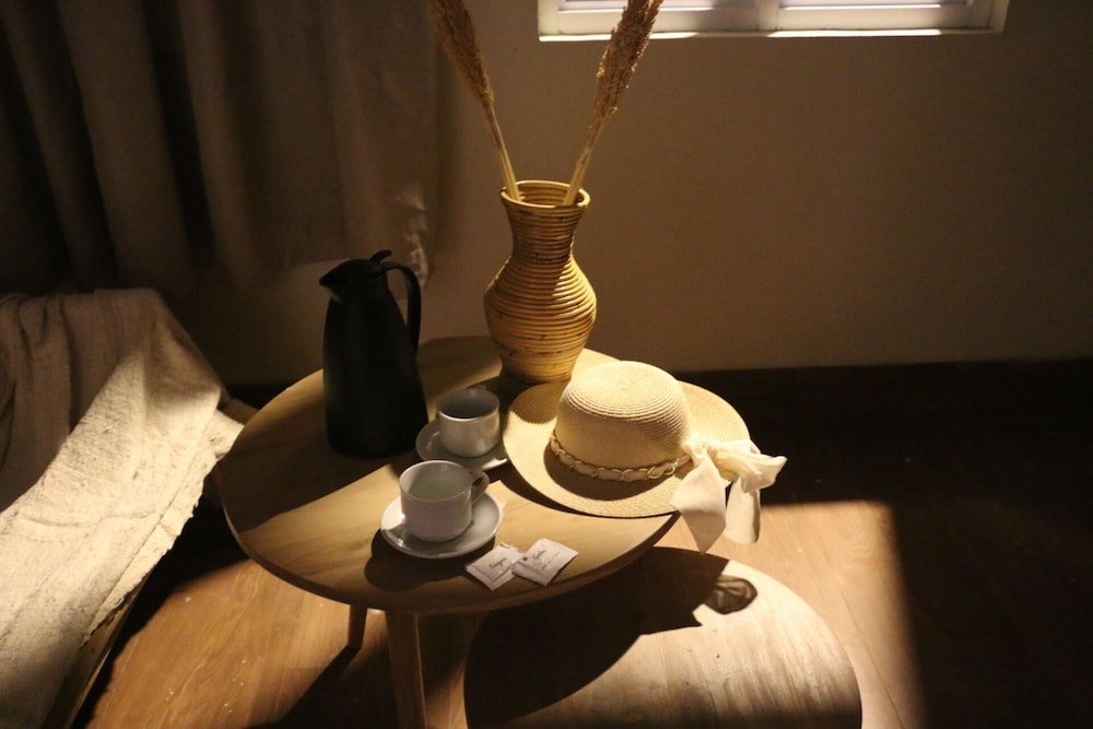 Deluxe Room, 1 Queen Bed photo 2