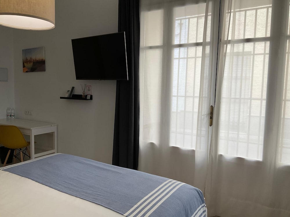 Superior Double Room, Private Bathroom (Mostaza) photo 3