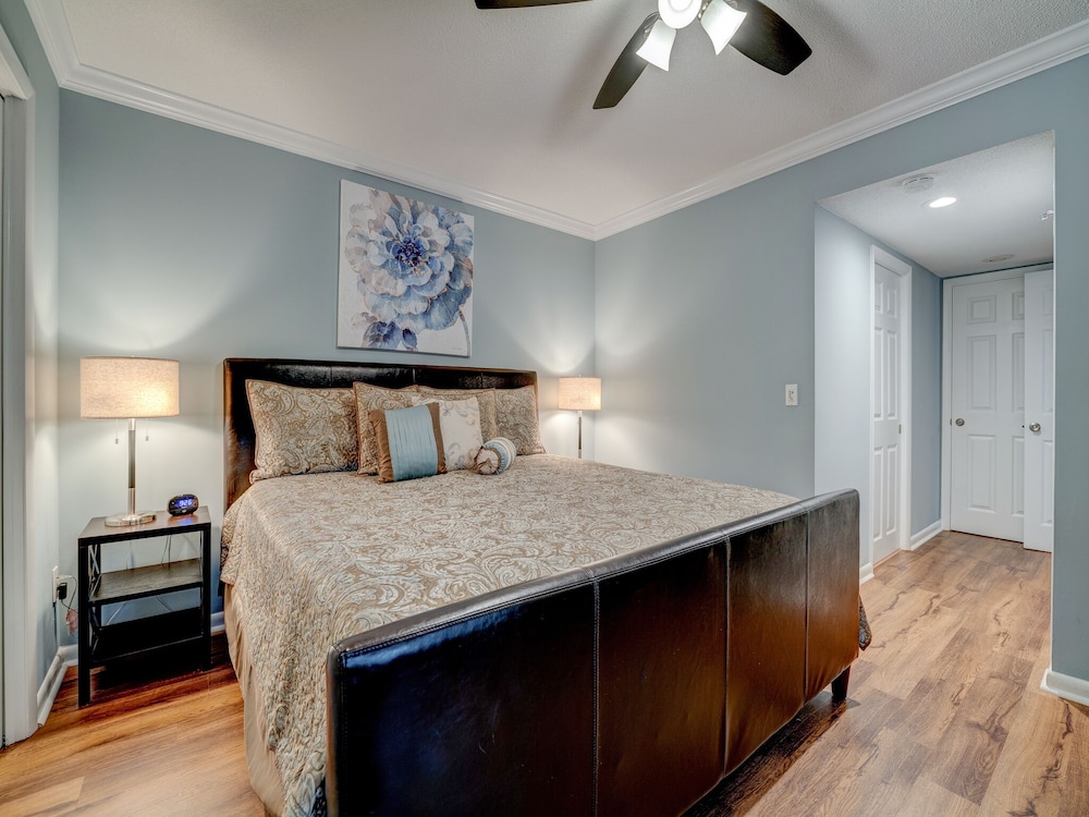 Condo (1 Bedroom)