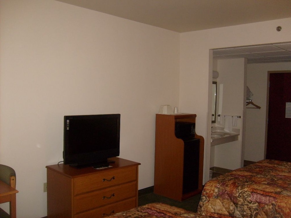 Room, 2 Queen Beds, Non Smoking photo 1