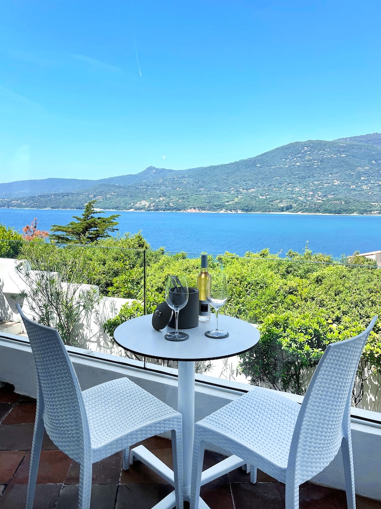 Superior Room, 1 Bedroom, Sea View - Photo 2