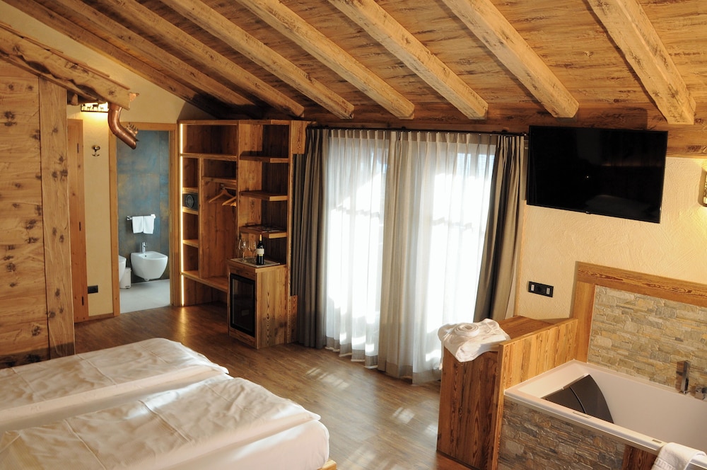 Exclusive Double or Twin Room photo 3