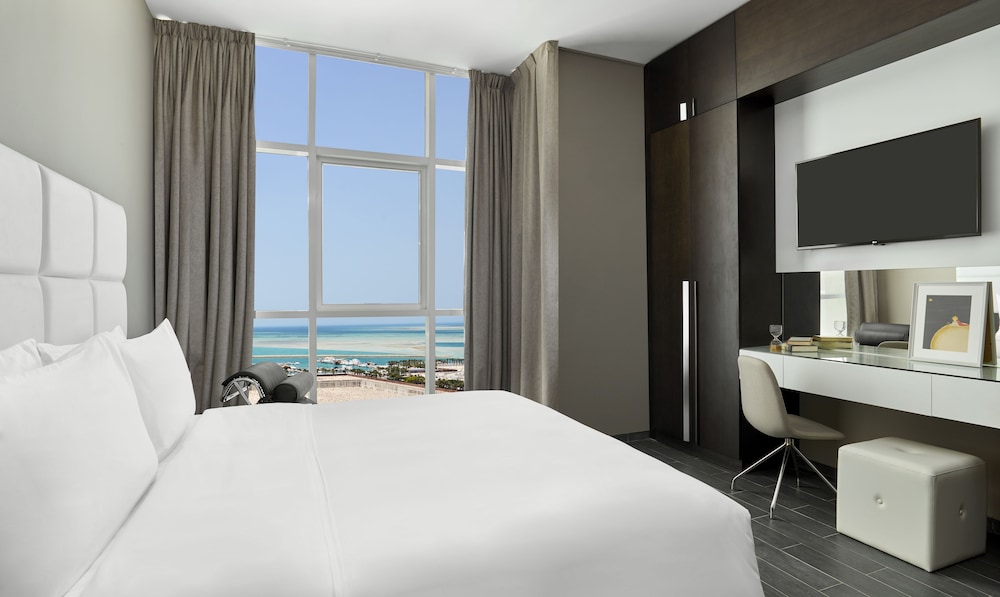 Suite, Multiple Beds, Kitchen