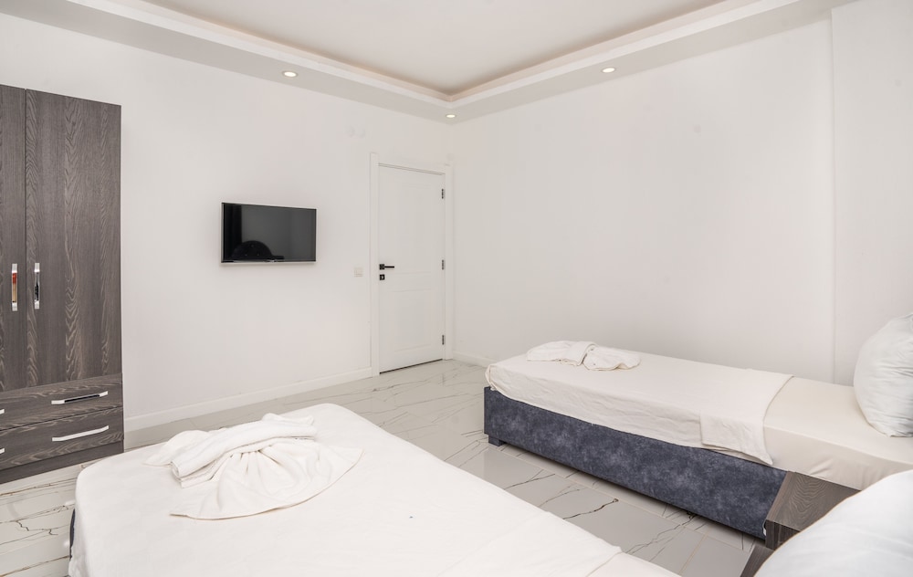 Luxury Apartment photo 2