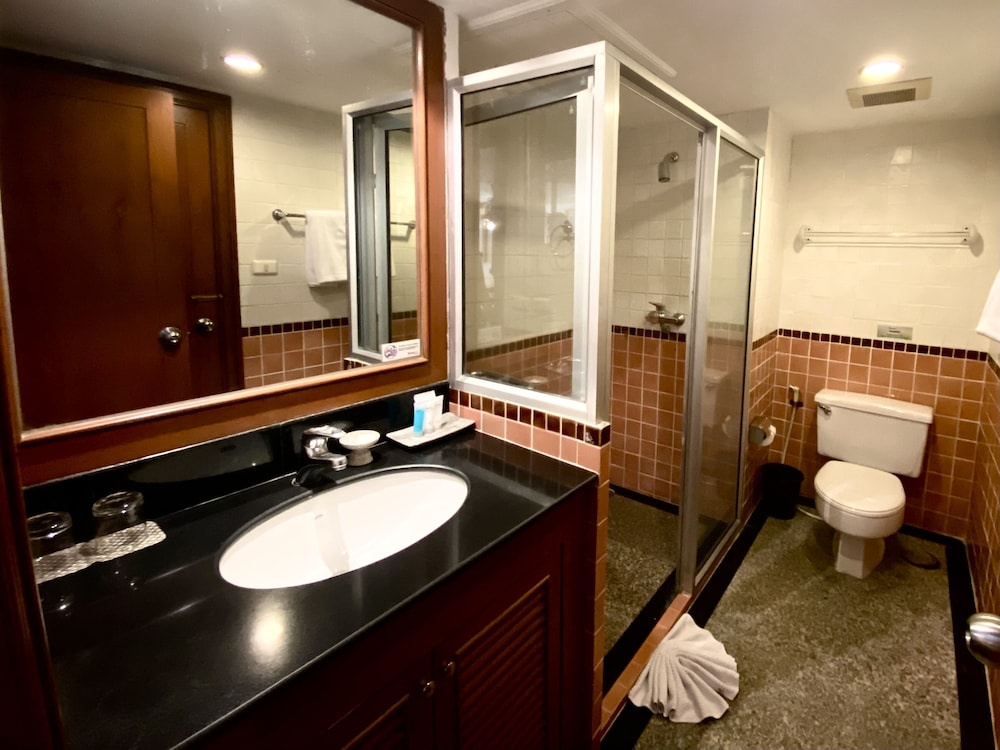 Two-Bedroom Suite - Photo 10
