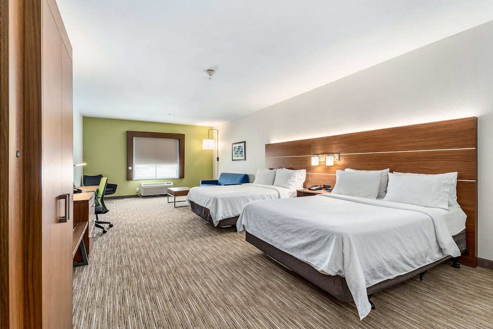 Suite, 2 Queen Beds (Additional Living Area) - Photo 1