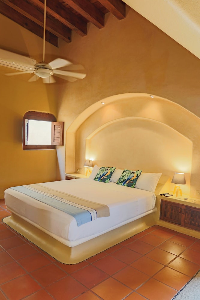 Deluxe Studio Suite