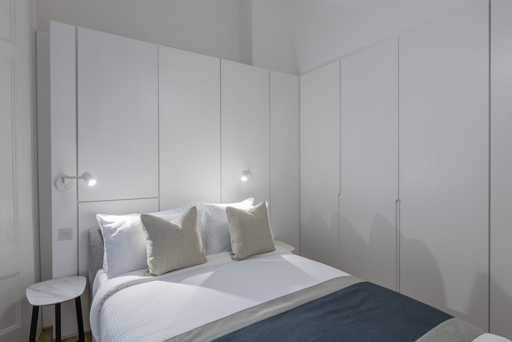 Deluxe Apartment photo 2
