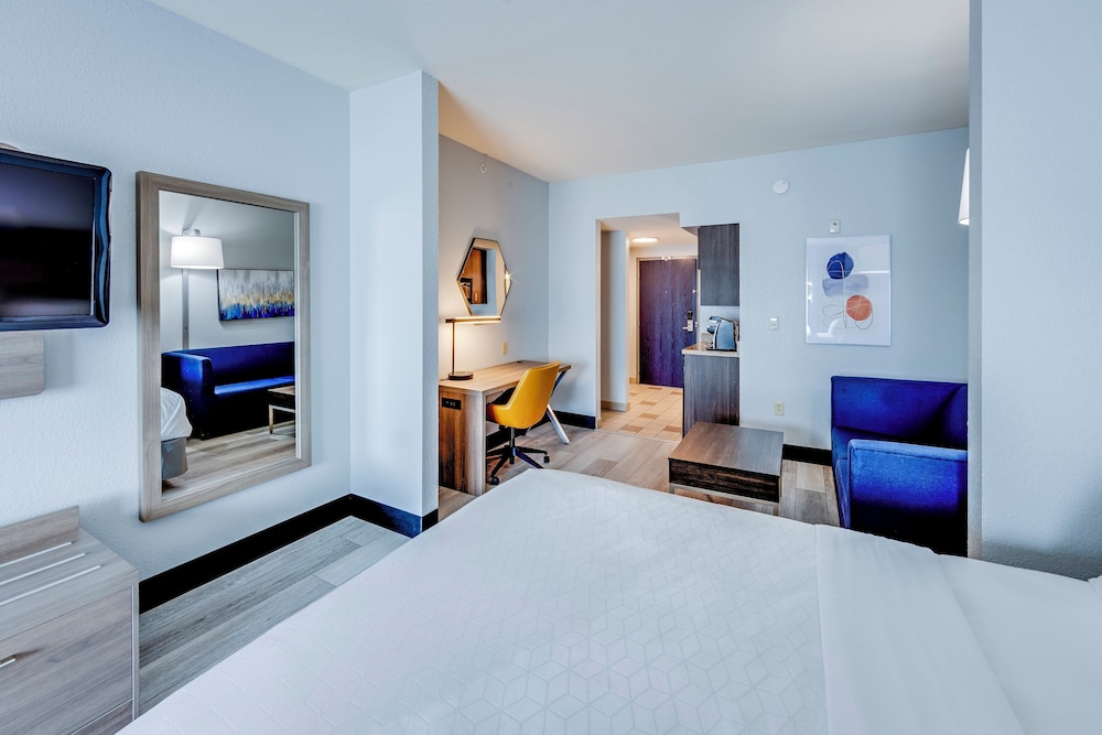 Standard Room, Multiple Beds, Accessible (Communications) - Photo 9