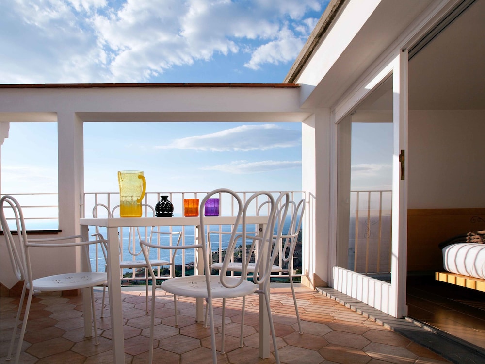 Panoramic Double Room, 2 Bedrooms, Non Smoking, Sea View photo 2