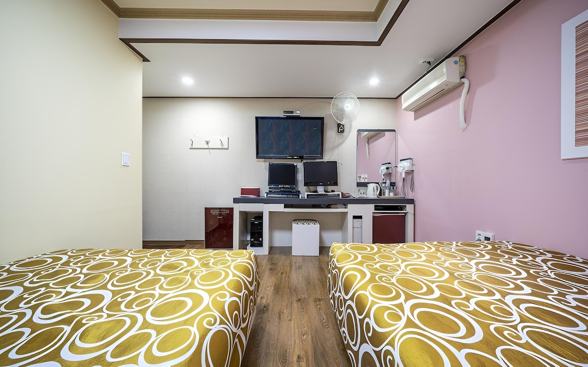 Room (Twin (OTT)) photo 3