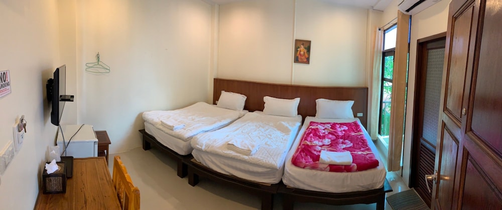 Triple Room, 3 Twin Beds, Accessible, Private Bathroom photo 2