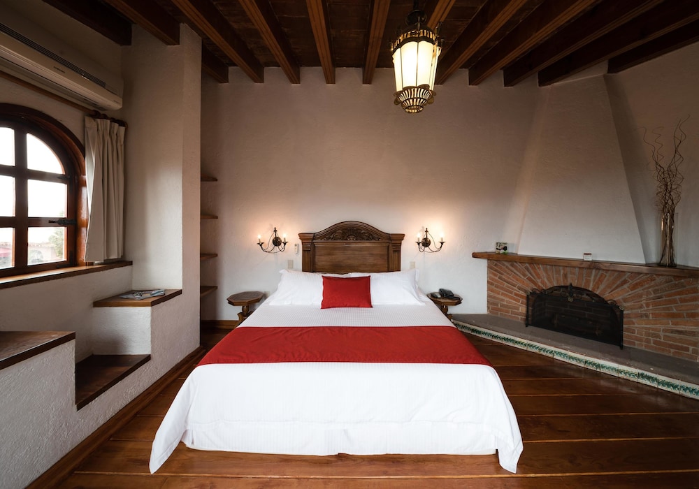 Junior Suite, 1 King Bed - Photo 4