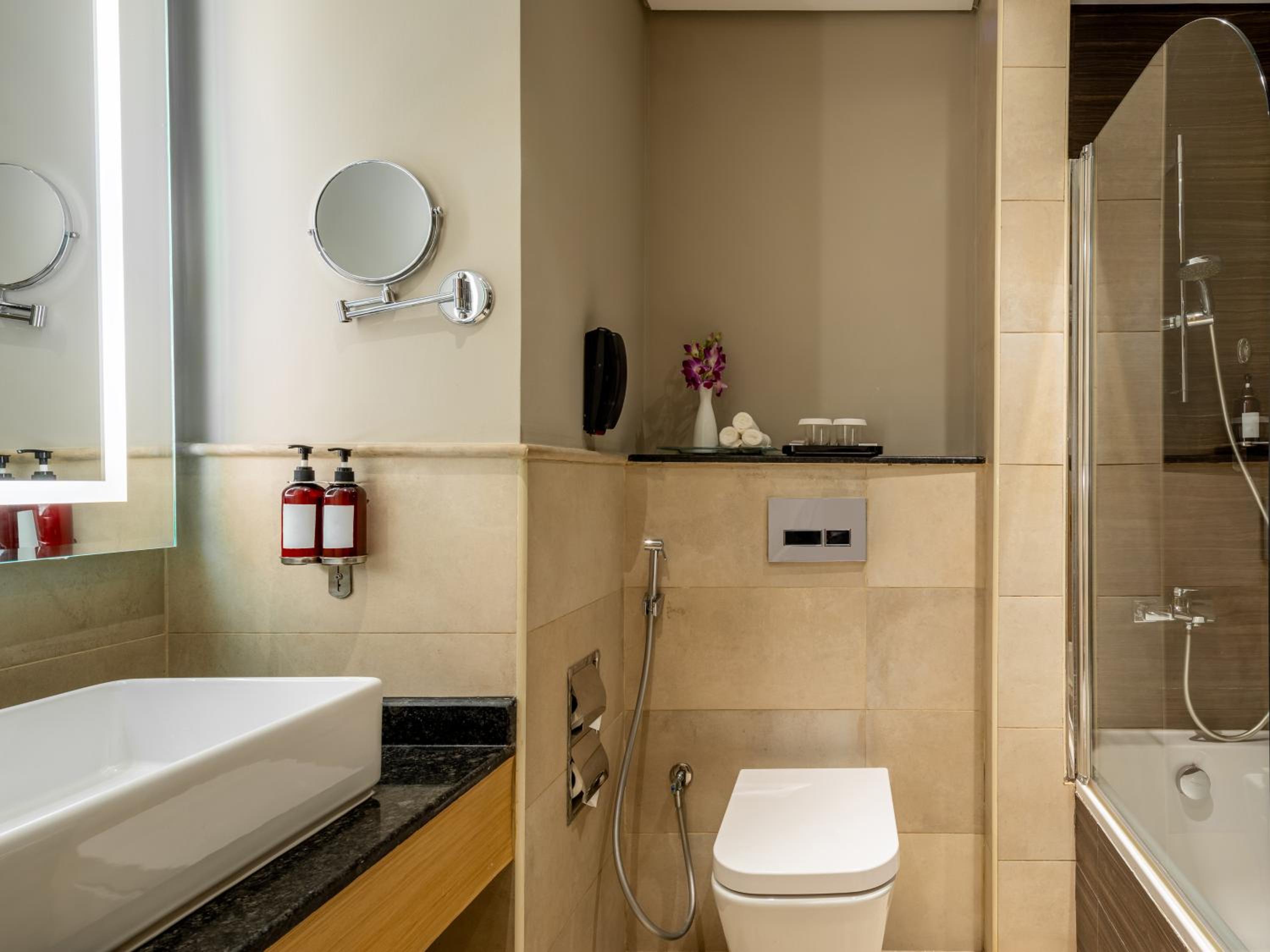 Superior Room with Free entry Tickets to Laguna Waterpark photo 3