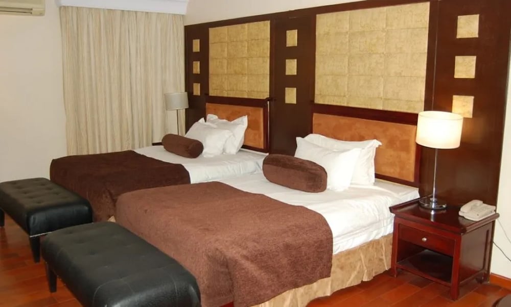 Deluxe Room, 2 Twin Beds, Ensuite, City View photo 3