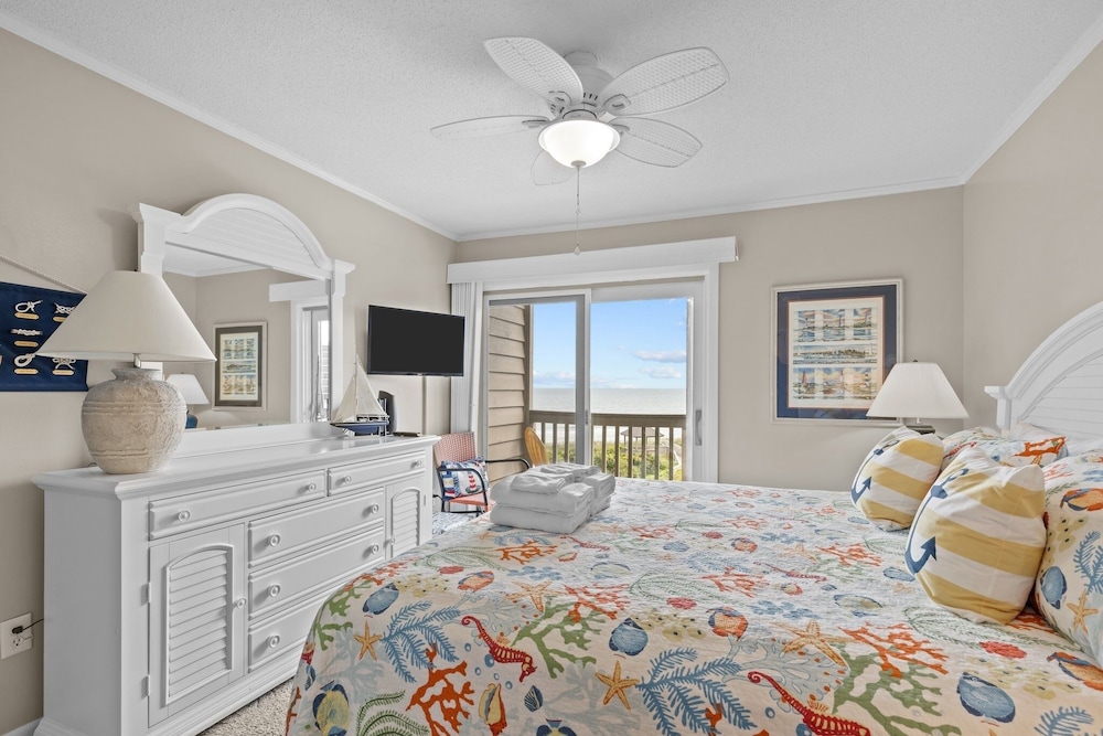 Condo, 2 Bedrooms photo 3