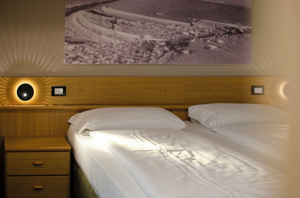 Standard Double or Twin Room, Balcony photo 1
