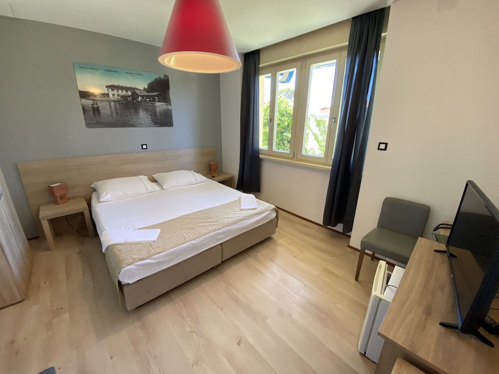 Superior Double or Twin Room - Photo 1