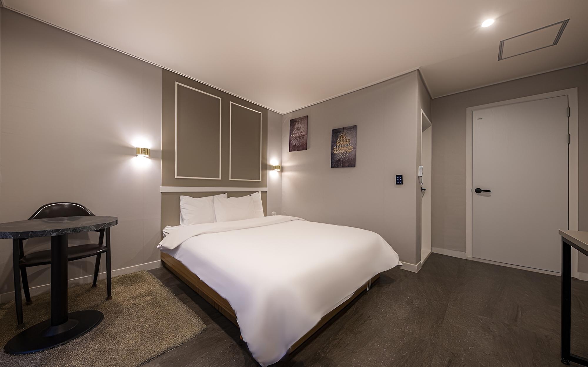Room (Standard Room A) - Photo 2