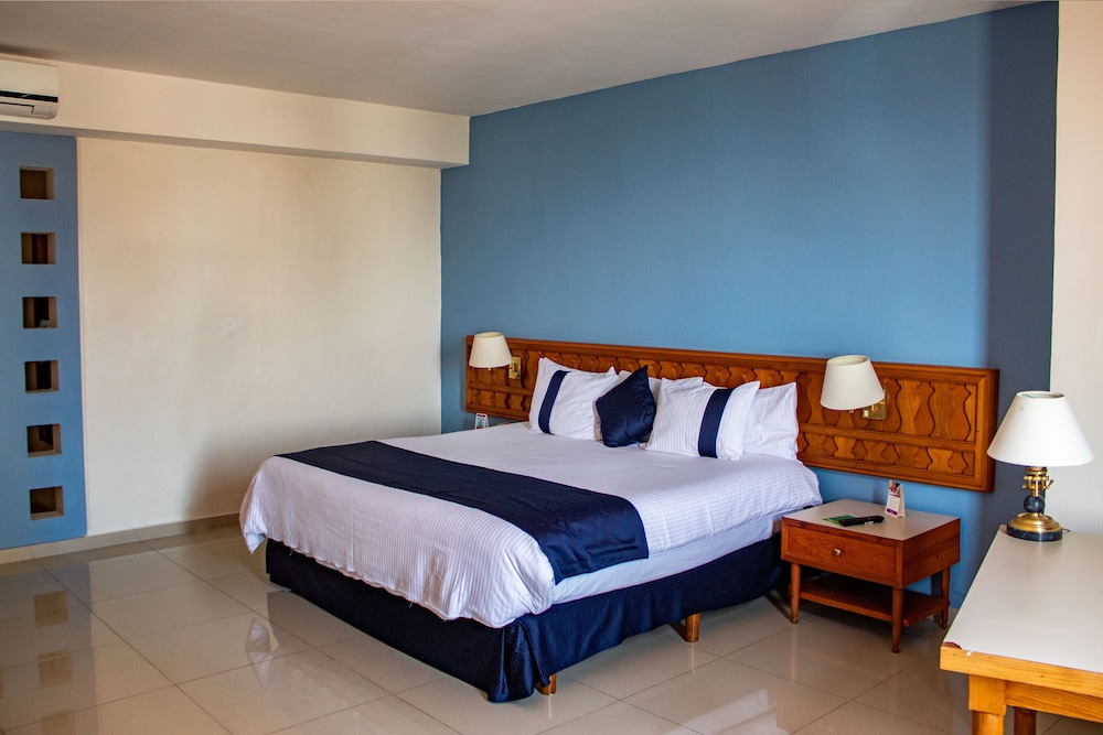 Room, 1 King Bed - Preferencial photo 3