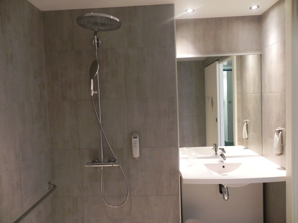 Standard Room, 1 Double Bed - Photo 4