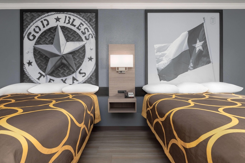 Suite, 2 Queen Beds, Non Smoking photo 1