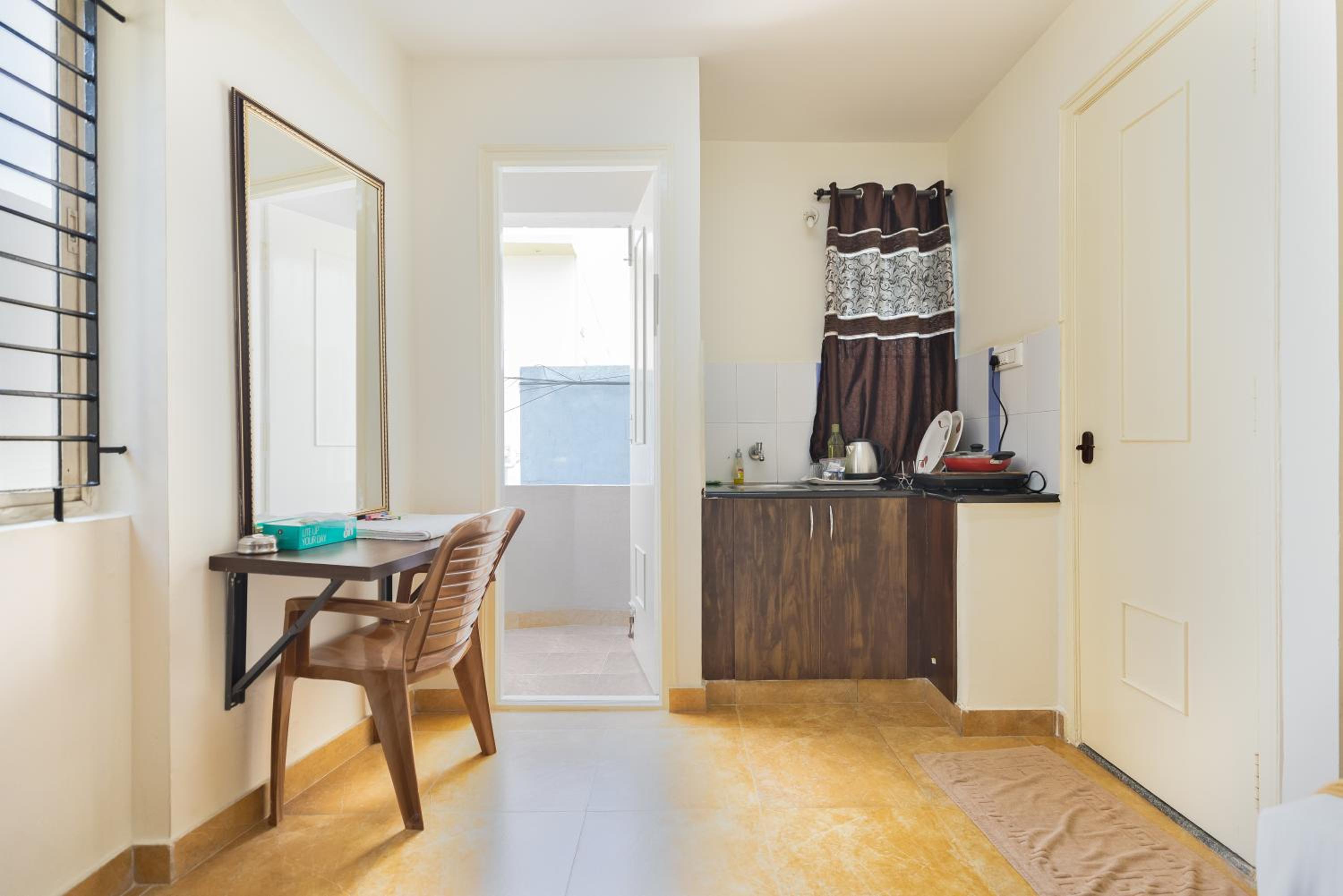 Standard Studio - Photo 18