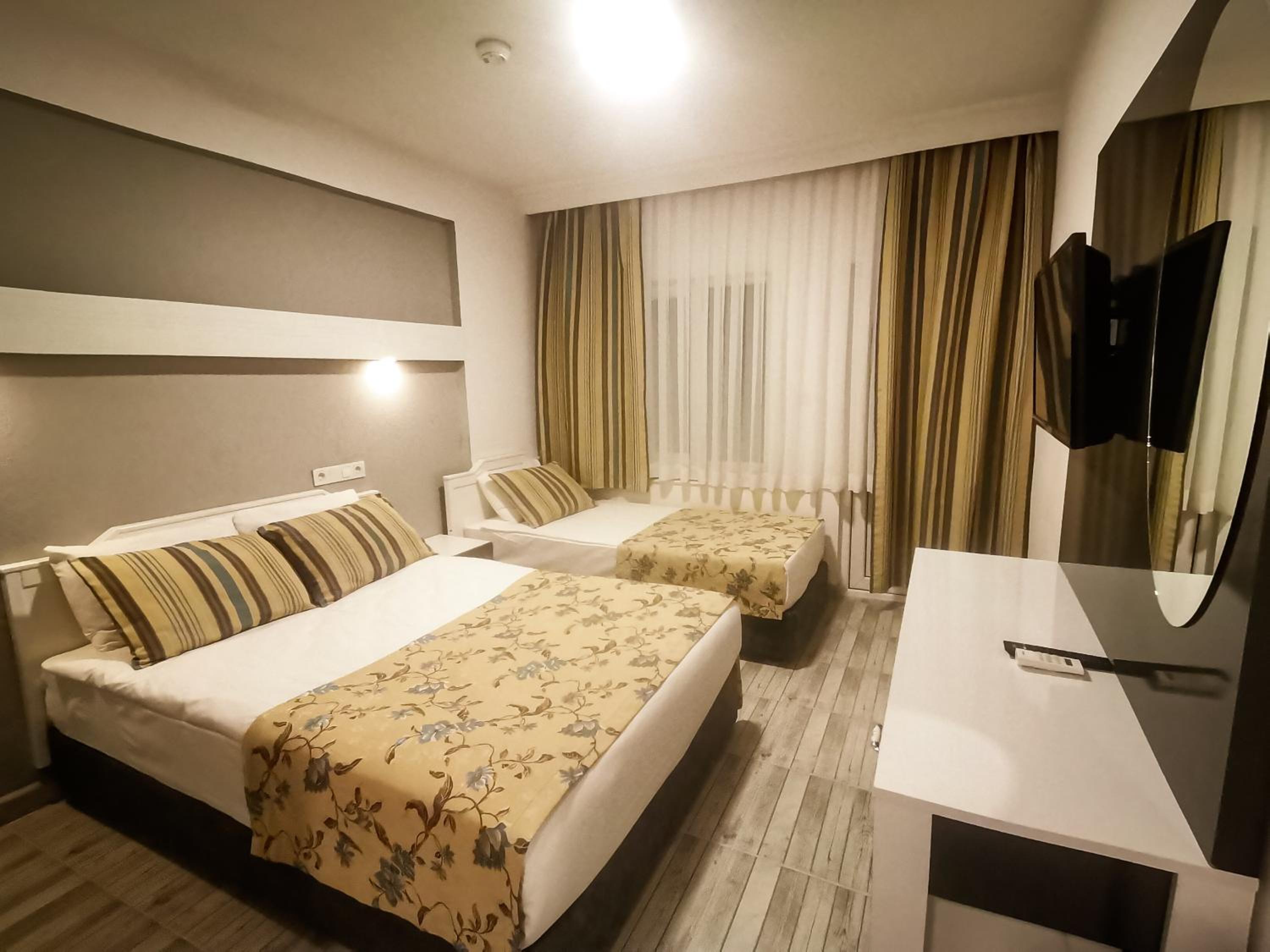 Double Or Twin Room With Pool View photo 1