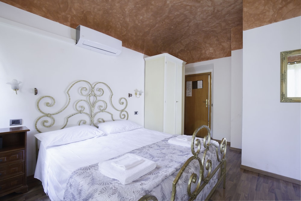 Standard Triple Room photo 3