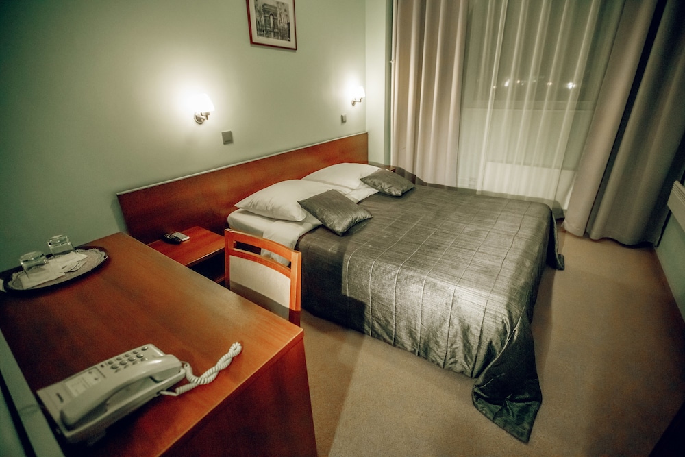Standard Double Room Single Use photo 3