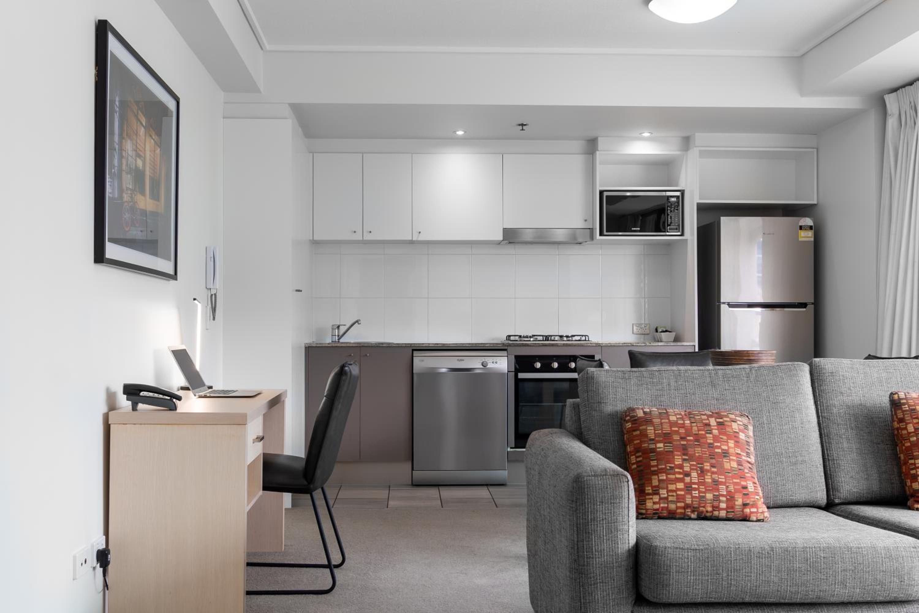 One-Bedroom Apartment with River View - No Housekeeping - Photo 10