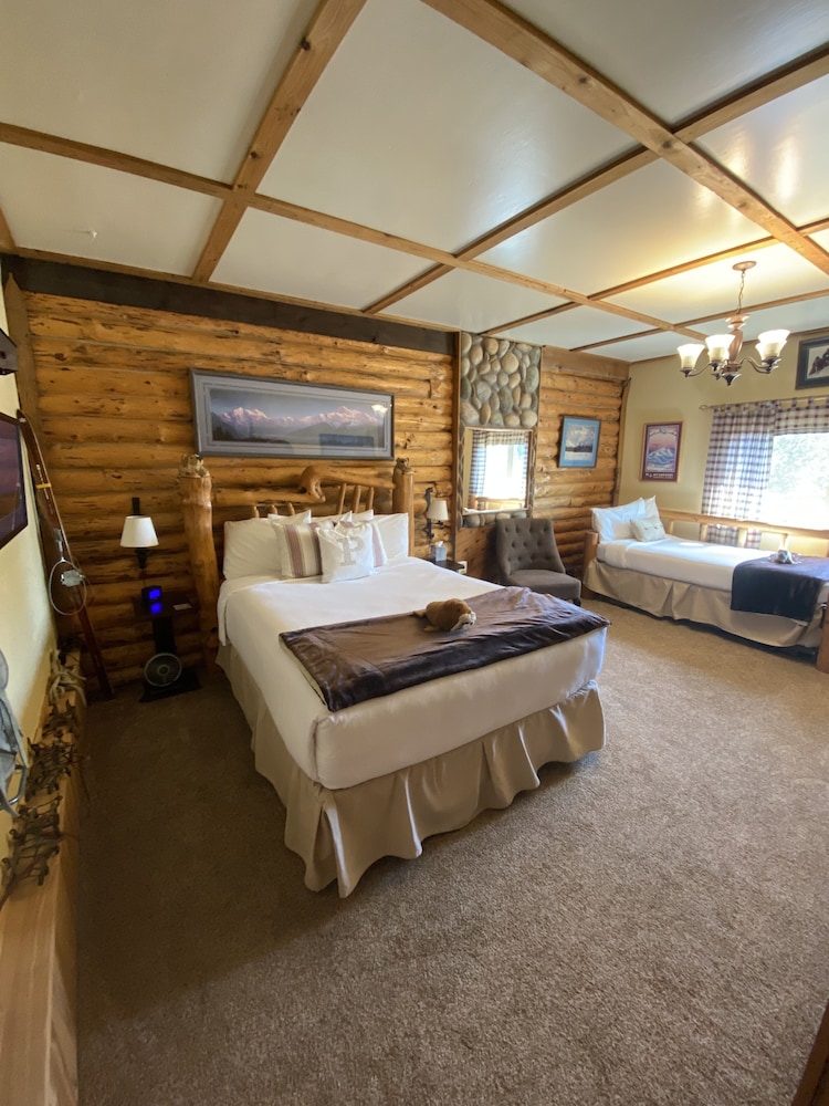 Traditional Quadruple Room, Multiple Beds, Jetted Tub photo 3