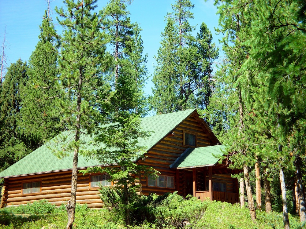Standard Cabin, 2 Queen Beds (Hill Cabin)