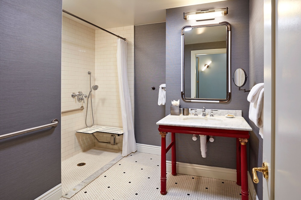 Room, 1 King Bed (Hearing Accessible) - Photo 6