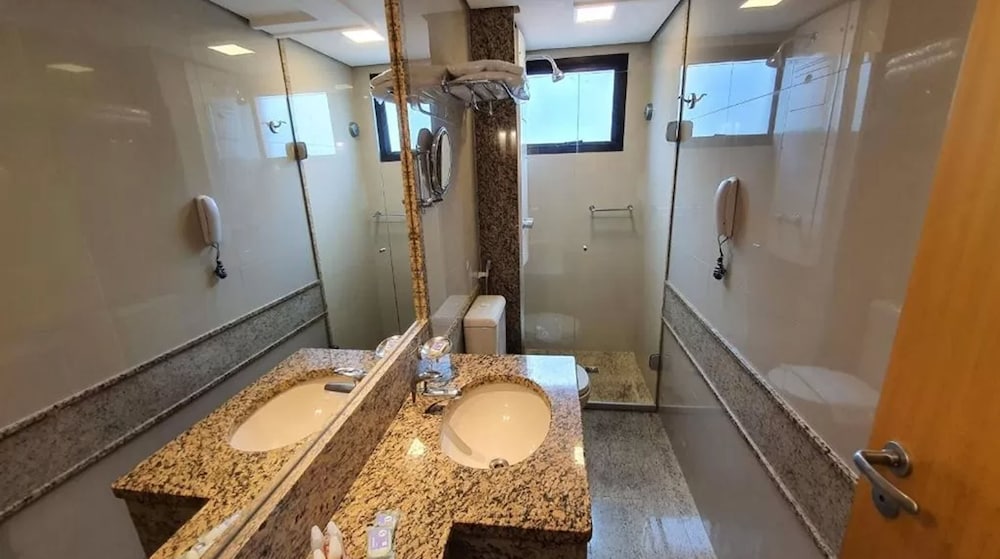 Deluxe Single Room, Multiple Beds - Photo 3