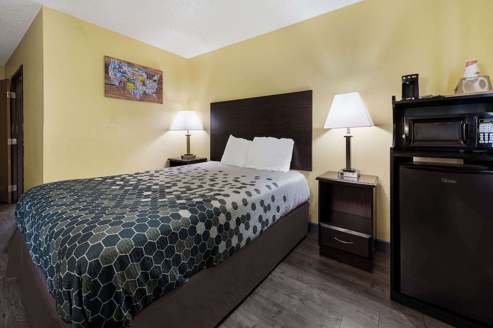 Room, 1 Queen Bed, Non Smoking - Photo 1