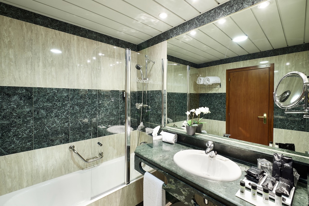 Premium Room - Photo 6