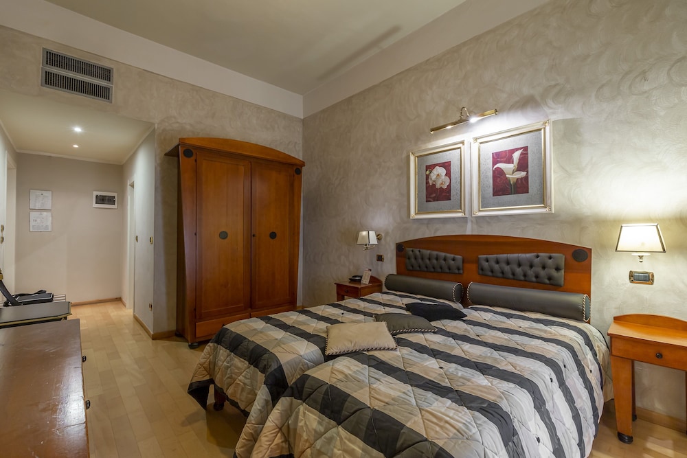 Economy Double Room - Photo 4