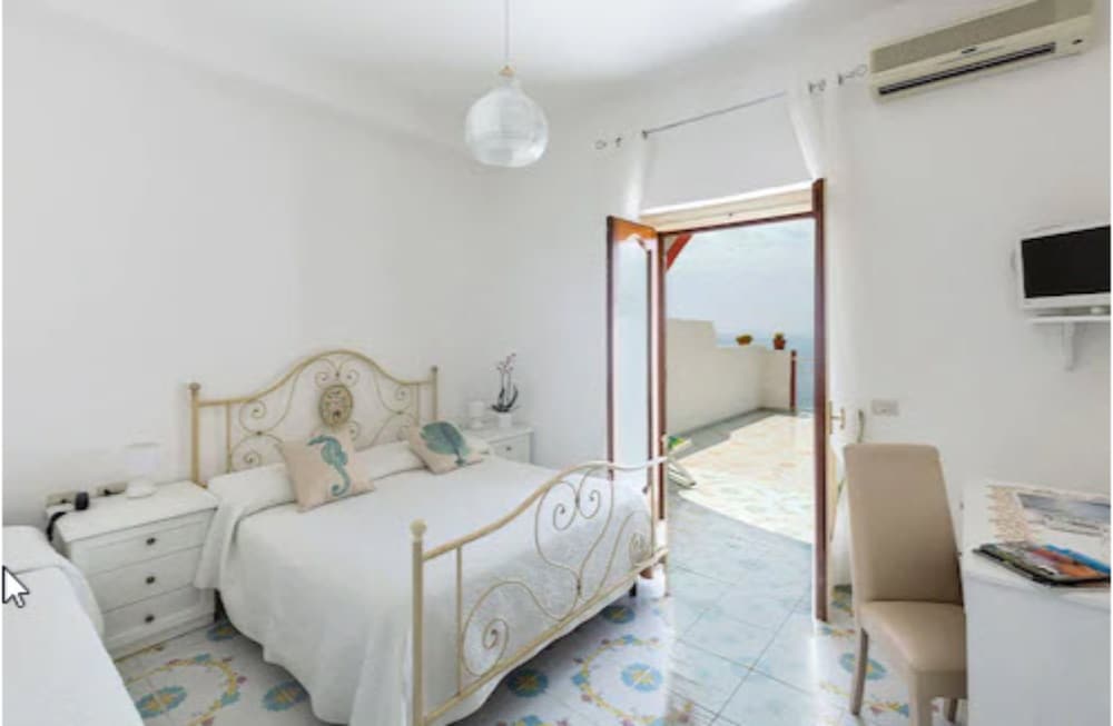 Basic Triple Room, Sea View