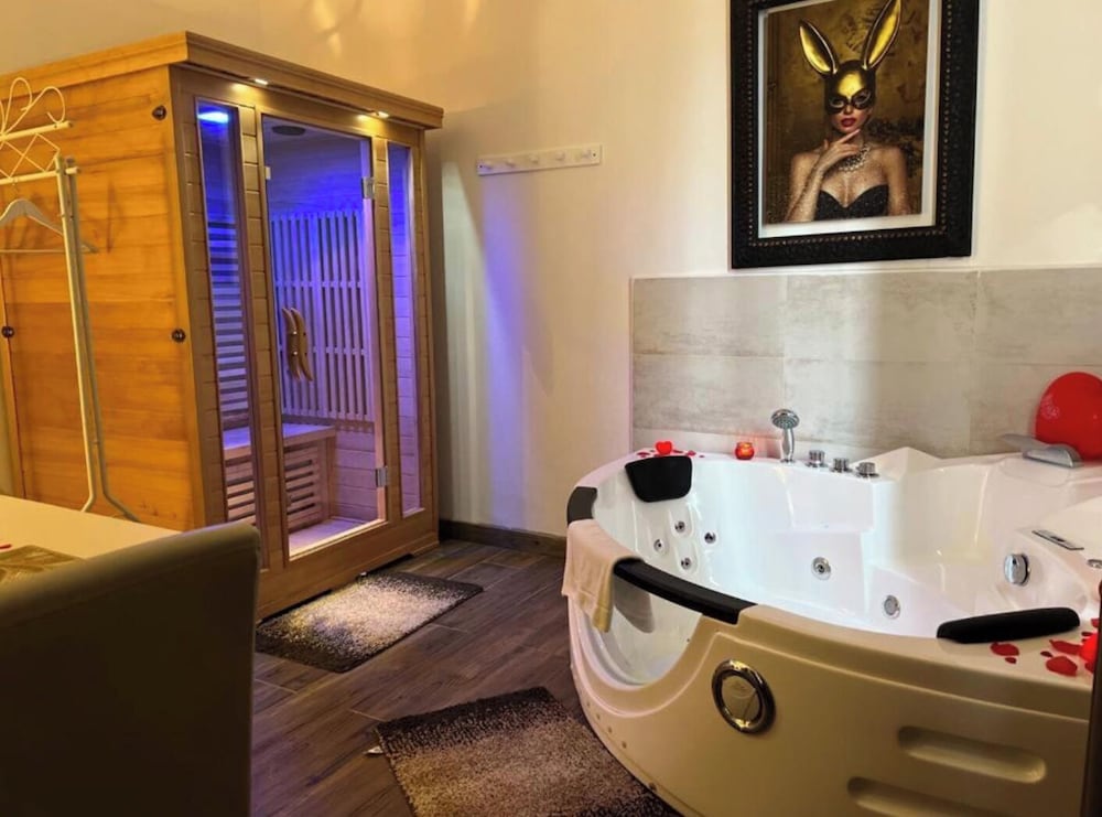 Luxury Suite