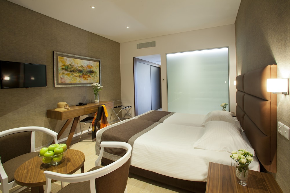 Garden Suite Poolfront 1st floor - Photo 5